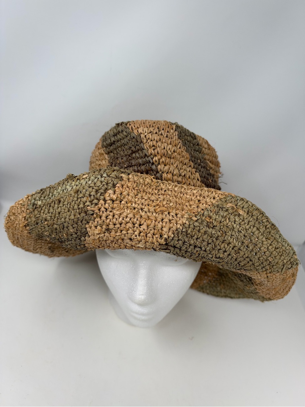 Wyeth NWT Swirl Patterned Straw Bucket Hat